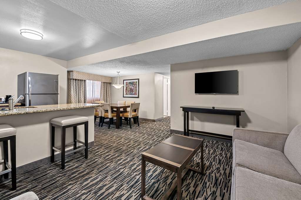 Best Western Los Alamitos Inn & Suites - photo 28