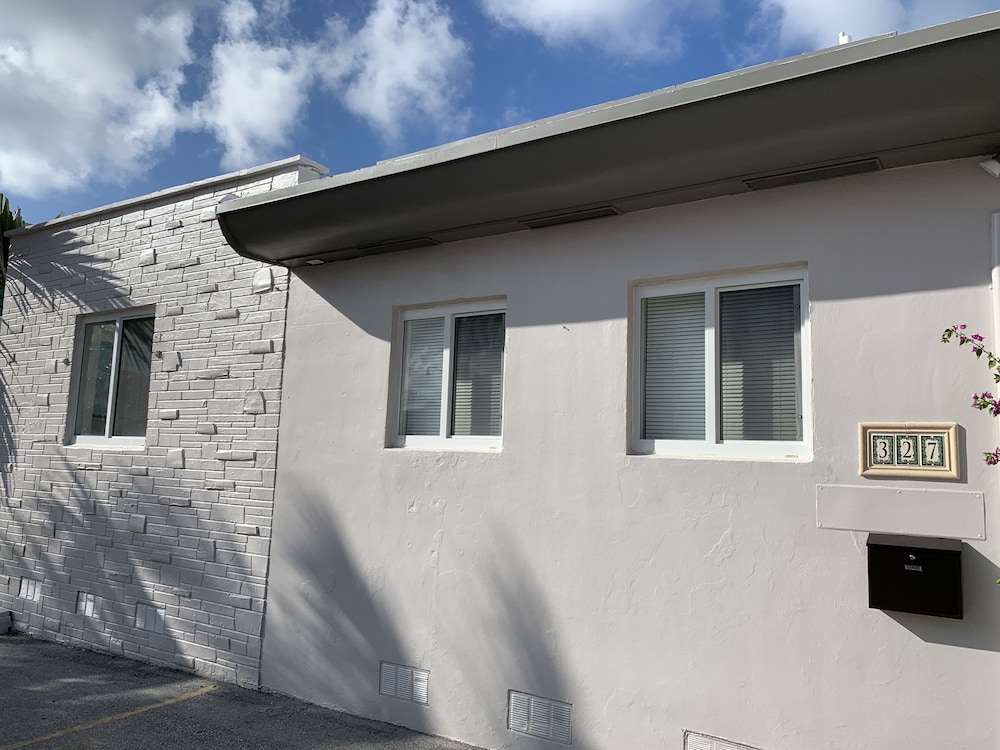 Tiana Beach Inn - photo 42