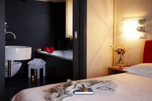 Due Di Moro — hotel in Gardone Riviera