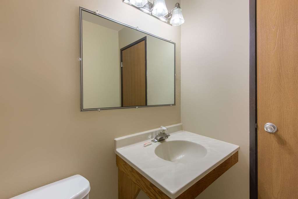 Super 8 by Wyndham Youngstown Austintown - photo 9