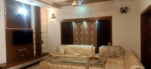 Pakistan Property - last minute hotel in Lahore