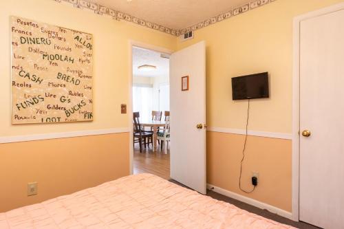BeachyPeachyKeen by Oak Island Accommodations - photo 47