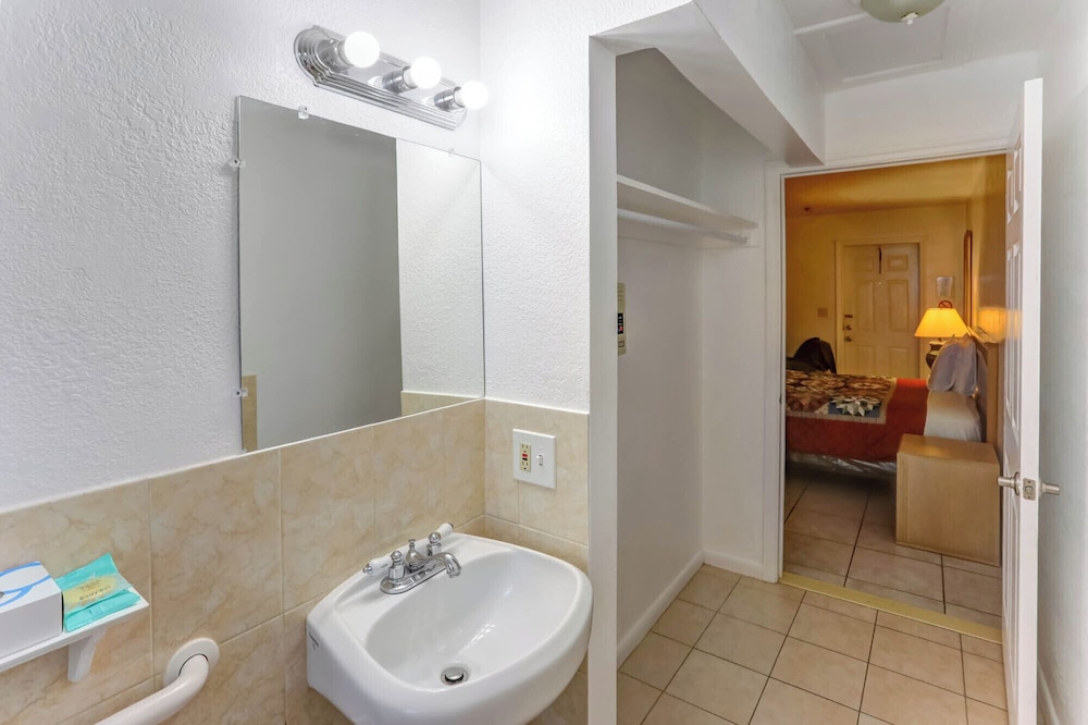 Richard's Motel Extended Stay - photo 96
