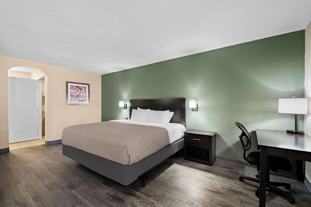 Quality Inn Fort Myers Cape Coral - photo 24