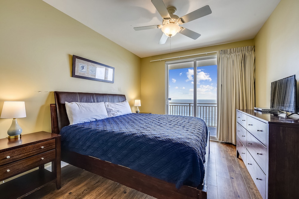 Splash Beach Resort by Book That Condo - photo 10