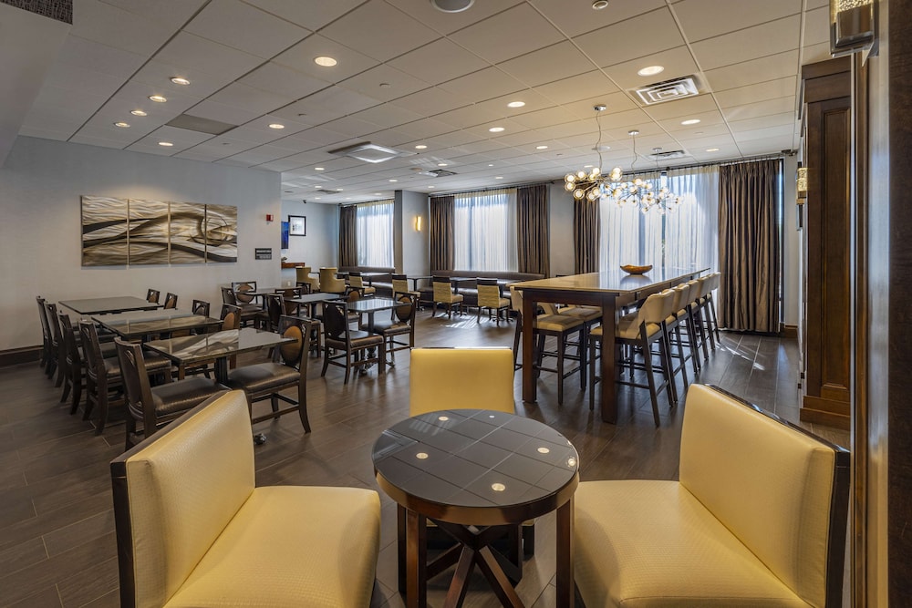 Hampton Inn Carlstadt At The Meadowlands - photo 22