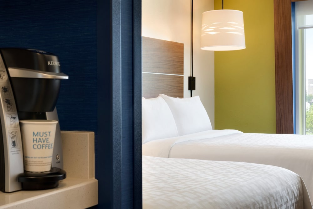 Holiday Inn Express & Suites Kokomo South by IHG - photo 4