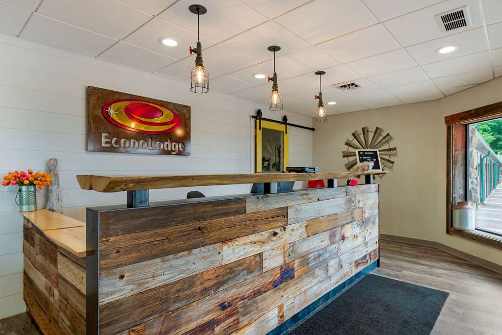 Econo Lodge Lakeview - photo 6
