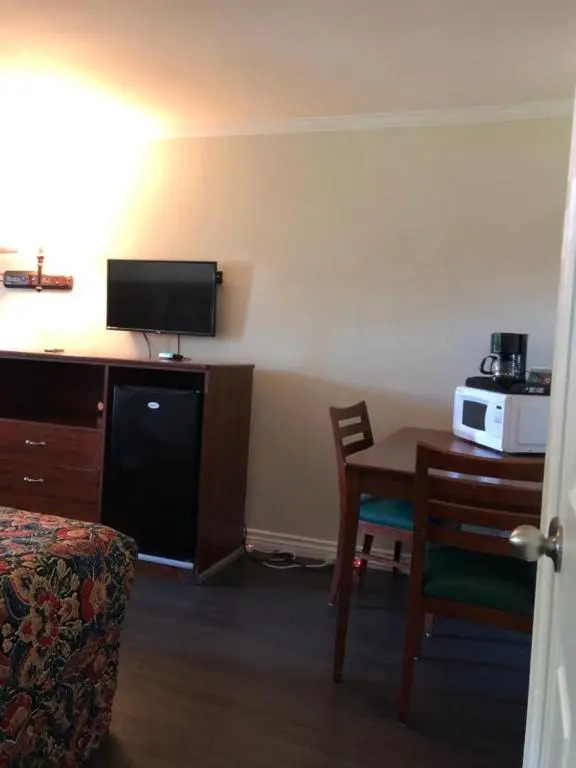 Sierra Crossing Motel - photo 17