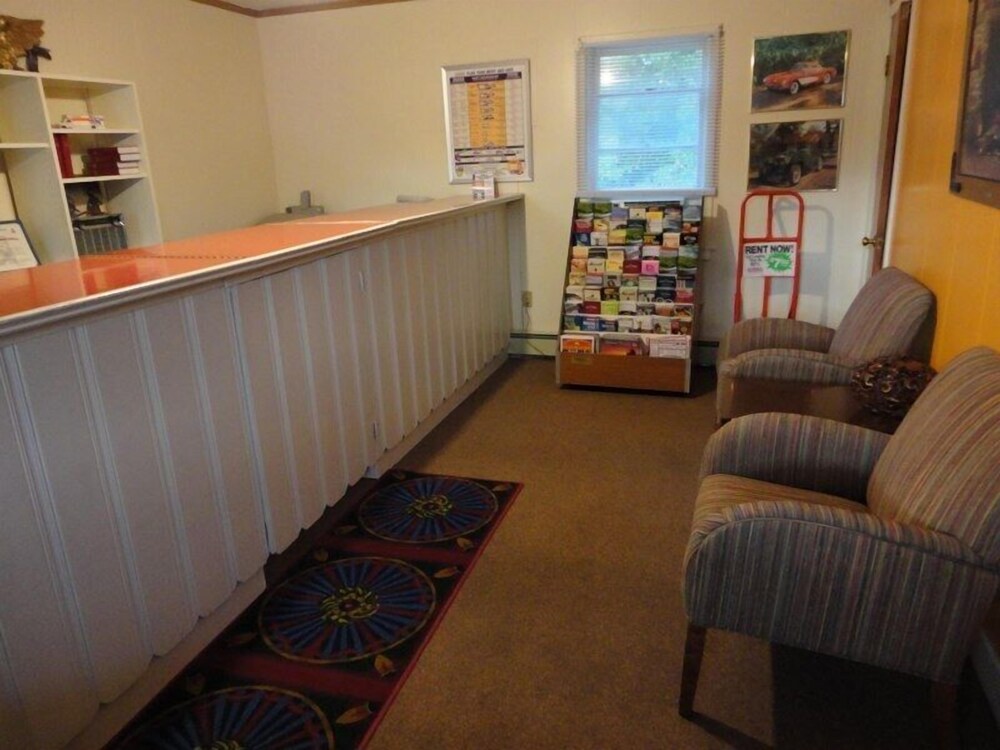 Theater Motel - photo 3