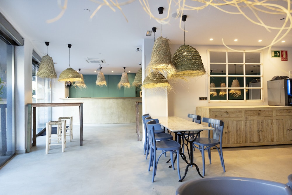 Barcelona Port Hostal