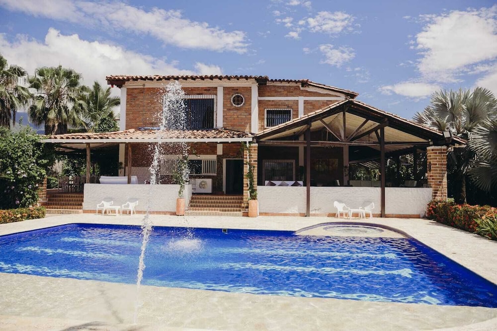 Hotel Kalma in Santa Fe De Antioquia, Colombia