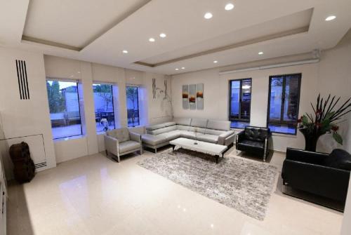 Villa Leto Heated Pool — 4-Star Luxury Hotel in Eilat, Israel