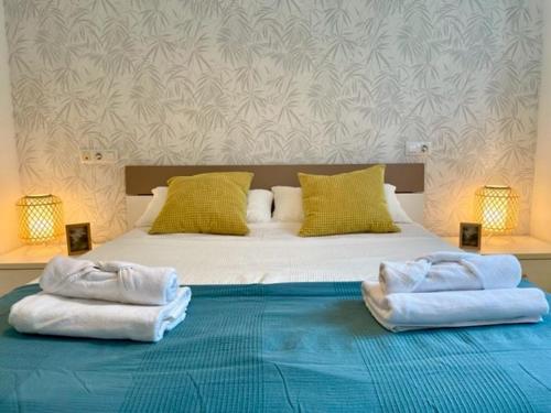 Gatu Premium El Vinedo Centro Parking Aire Acc Terraza Piscina Comun Preferente Mayores de 25 Anos Y Familias in El Puerto De Santa Maria, Spain