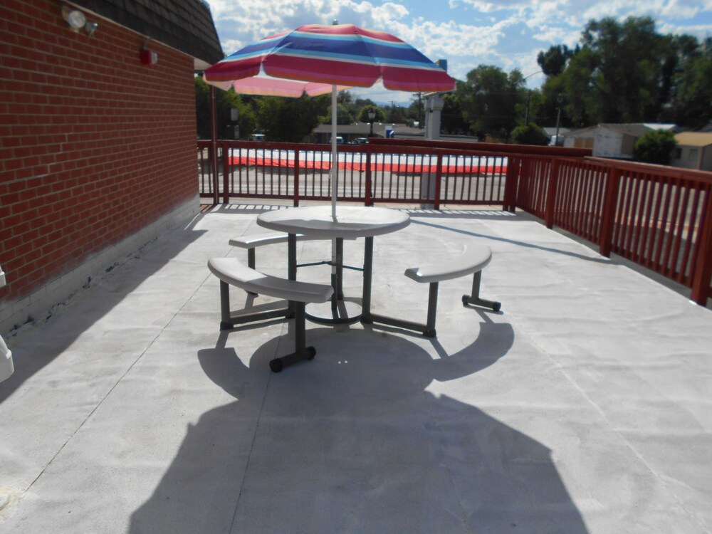Super Saver Inn - photo 37