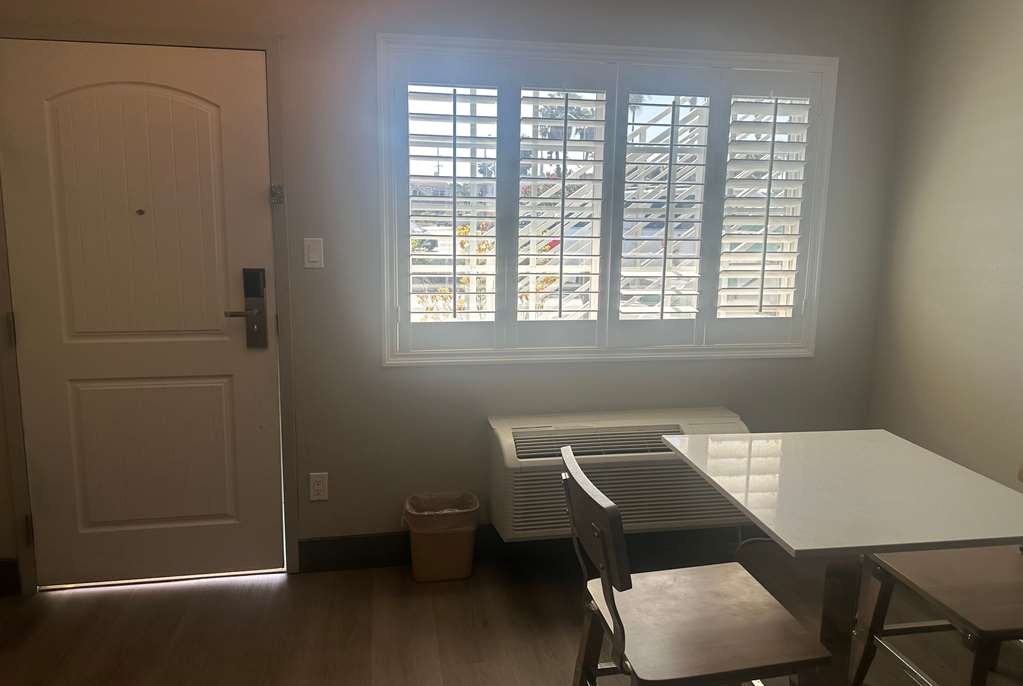 Motel 9 - photo 25