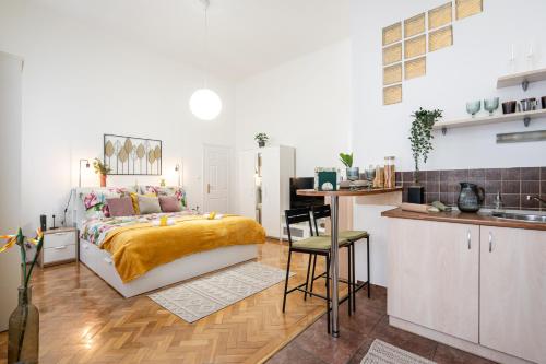 Cosmopolitan Studio chic getaway in a fancy neighbourhood — 4-Star Luxury Hotel in Budapest, Hungary