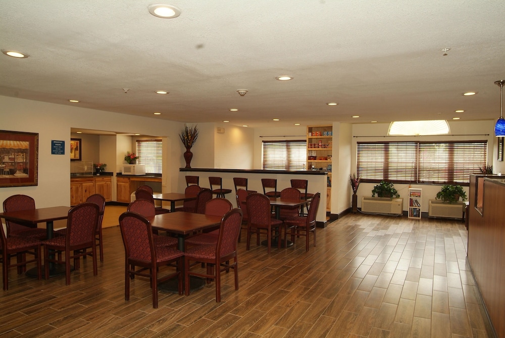 Expo Inn Hotel - photo 4