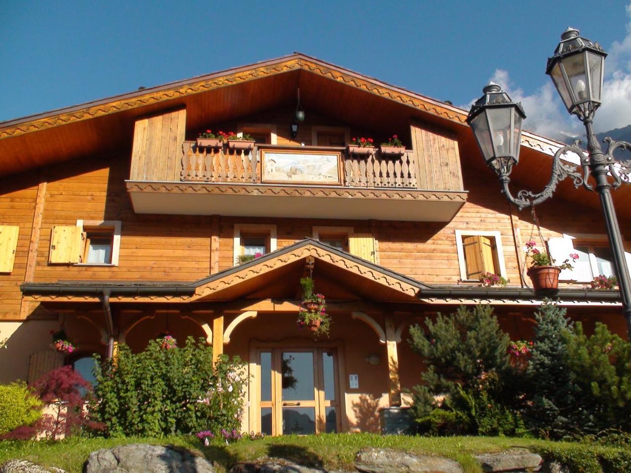 Appartement Les Clarines — 4-Star Luxury Hotel in Les Houches, France