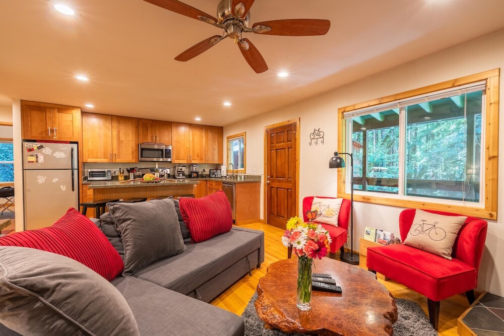 Vino Velo Retreat Redwoods Hot Tub Fire Table BBQ Game Room Fast WiFi Dog Friendly - photo 10