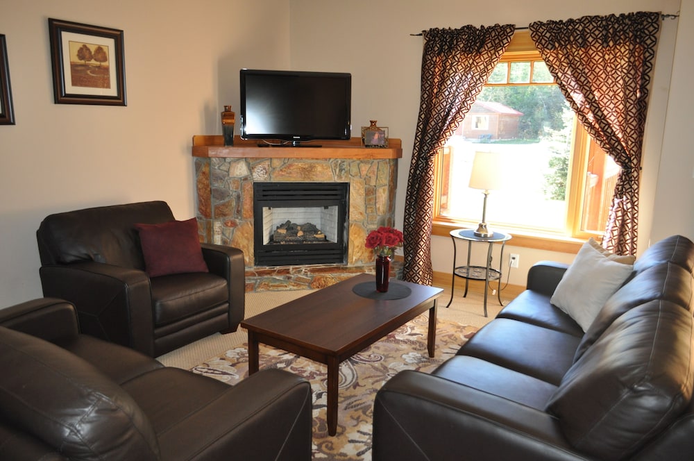 Red Mountain Village Condos — 4-Star Luxury Hotel in Rossland, Canada