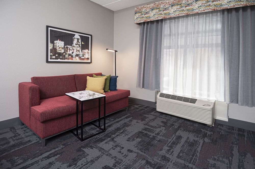 Hampton Inn & Suites Raleigh Downtown - photo 50