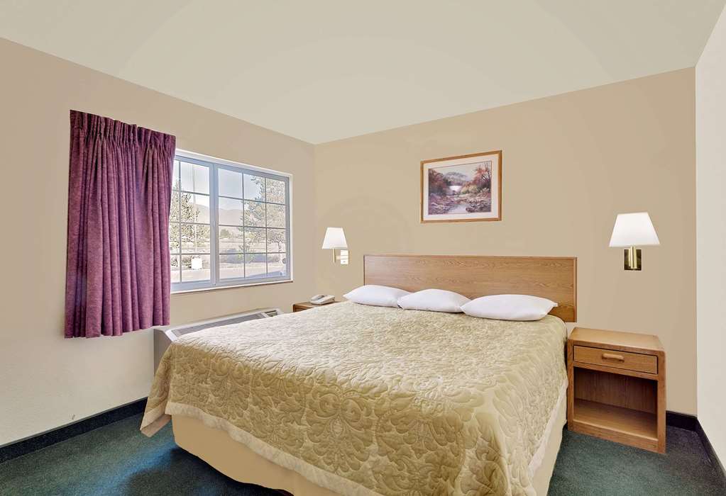 Super 8 by Wyndham Battle Mountain - photo 8