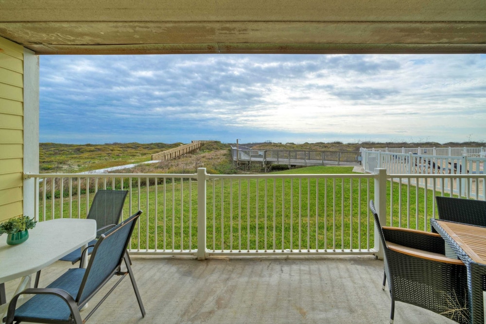Salt & Sun by Avantstay Beach Access Pool - photo 56
