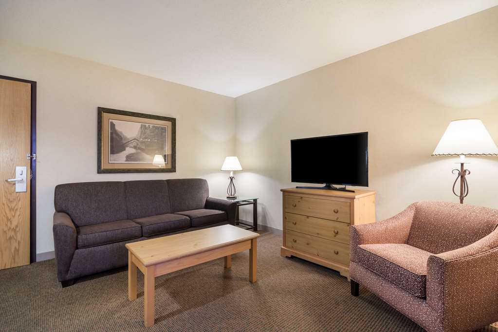 Best Western Golden Spike Inn & Suites - photo 25