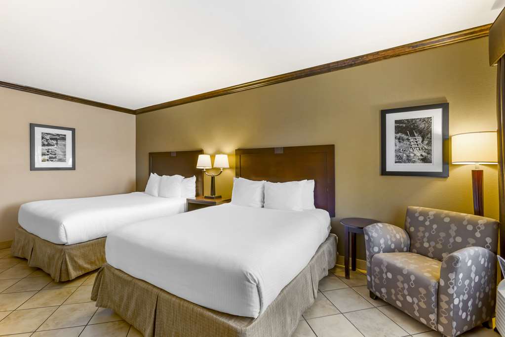 Best Western Plus Raton Hotel - photo 15