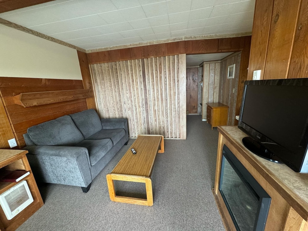 Sunset Oceanfront Lodging - photo 45