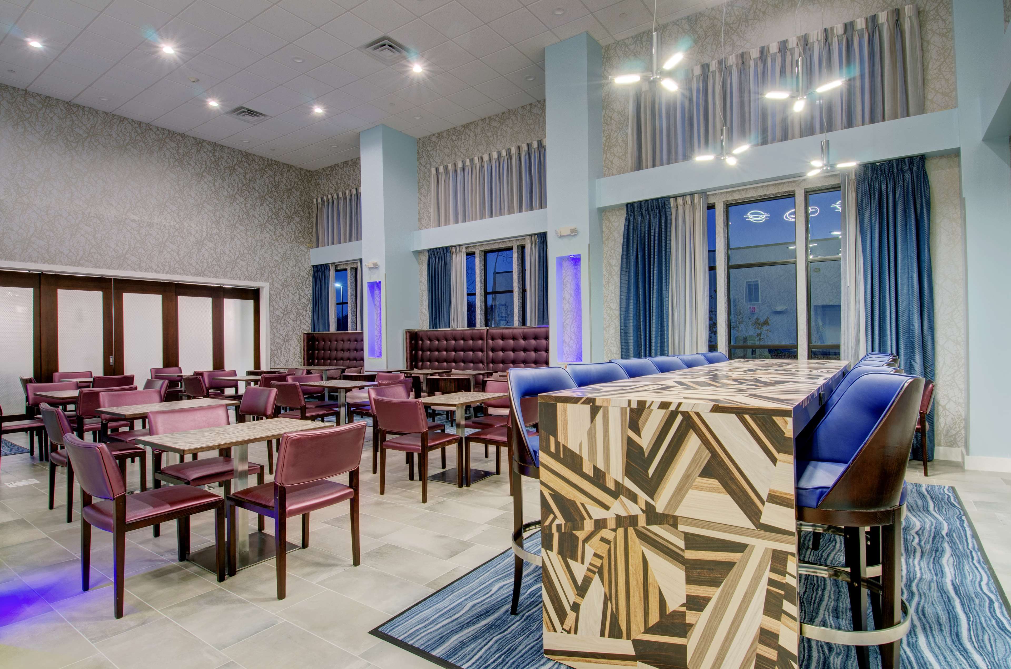 Hampton Inn & Suites Boston Stoughton - photo 4