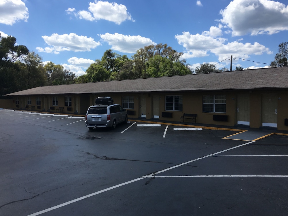 Blue Spring Inn Orange City - photo 27