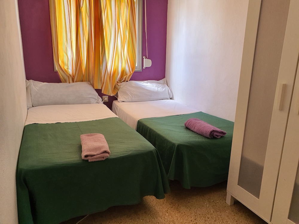 Low Cost Rooms Las Llaves 4 in San Bartolome De Tirajana, Spain