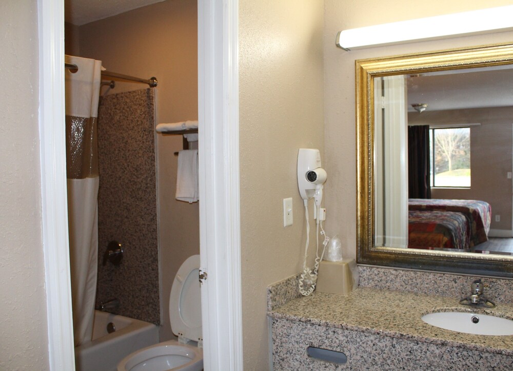 Airport Inn Chattanooga - photo 44