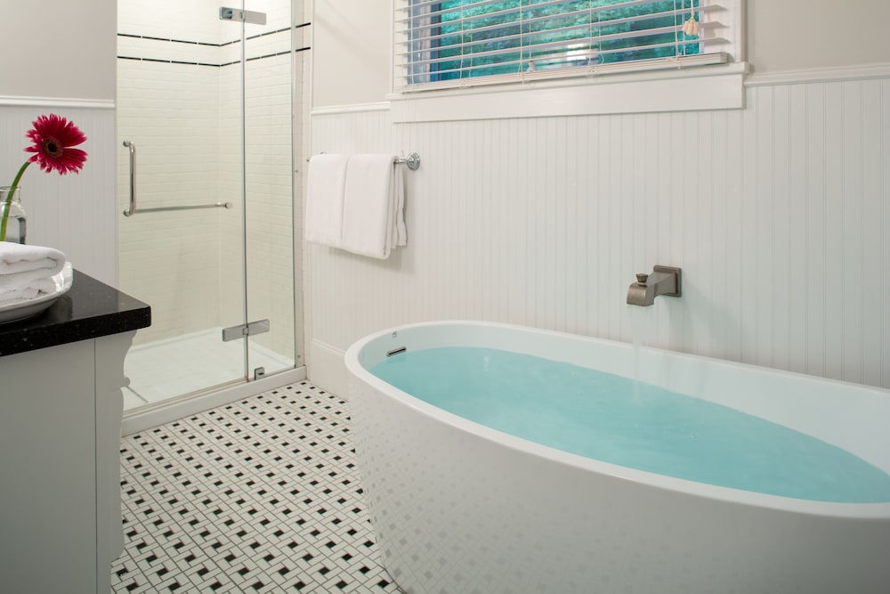 The Woodstock Inn on the Millstream - photo 46