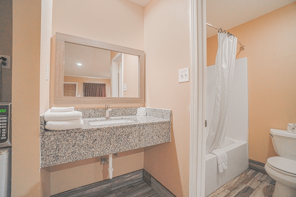 Days Inn by Wyndham Aransas Pass - photo 31