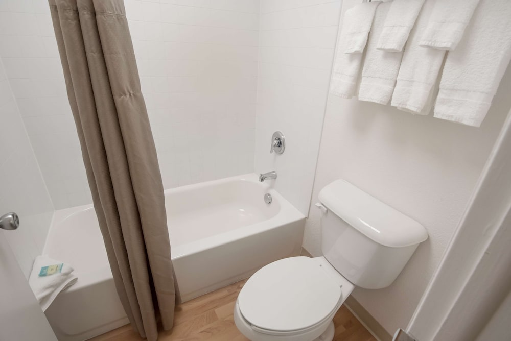 Studio 6 Colorado Springs Air Force Academy - photo 15
