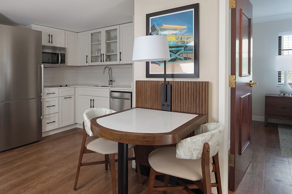 The Atlantic Suites on the Ave - photo 17