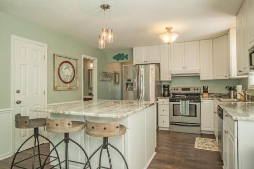 Saltwater Gospel by Oak Island Accommodations - photo 9