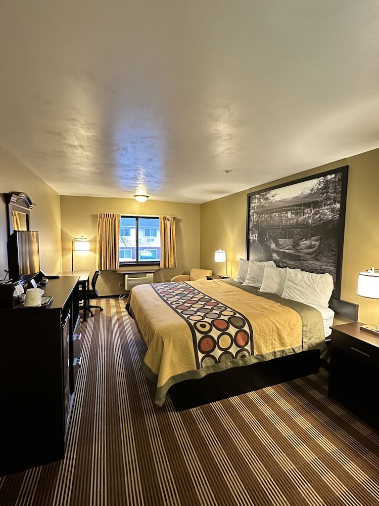 Super 8 by Wyndham Eau Claire WI - photo 12