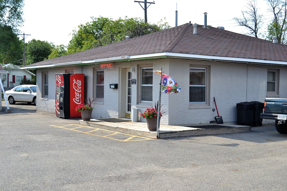 Innkeeper Motel - photo 66