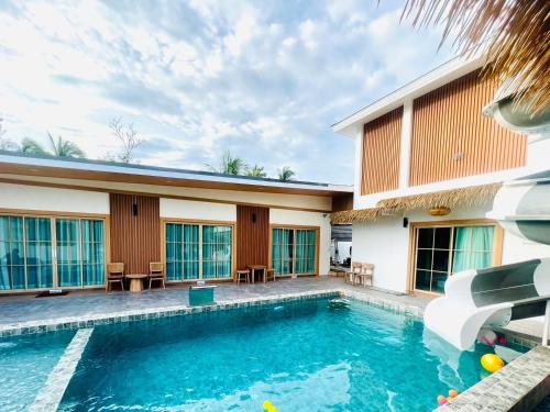 Villa De Phawa — 4-Star Luxury Hotel in Samut Songkhram, Thailand