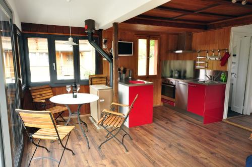 Lake View Chalet — Bonigen — photo 4