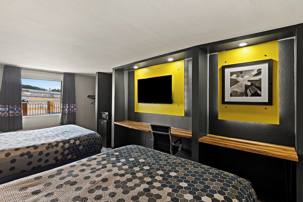 Scottish Inns Austin - photo 9
