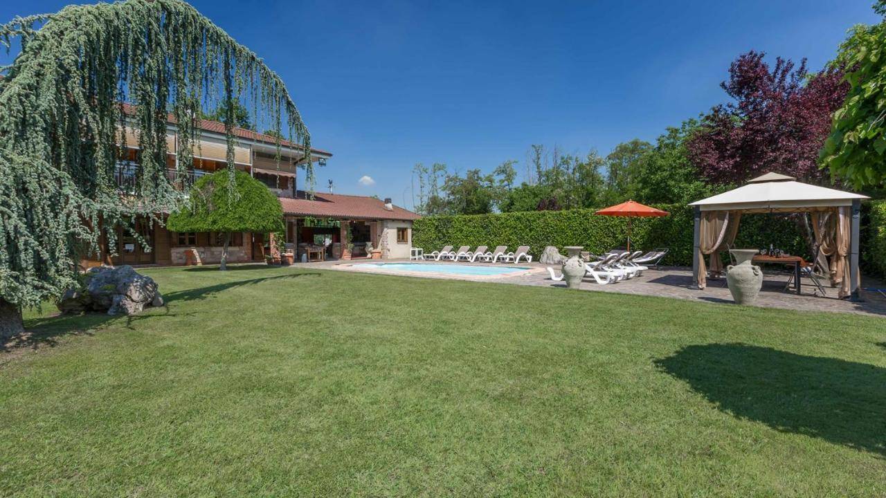 Villa Miki 10 Emma Villas — 4-Star Luxury Hotel in Bruno, Italy
