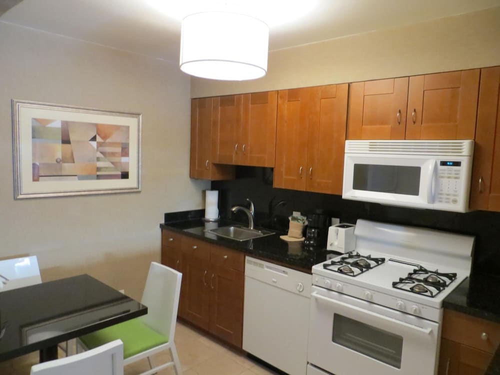 7 Springs Inn & Suites - photo 23