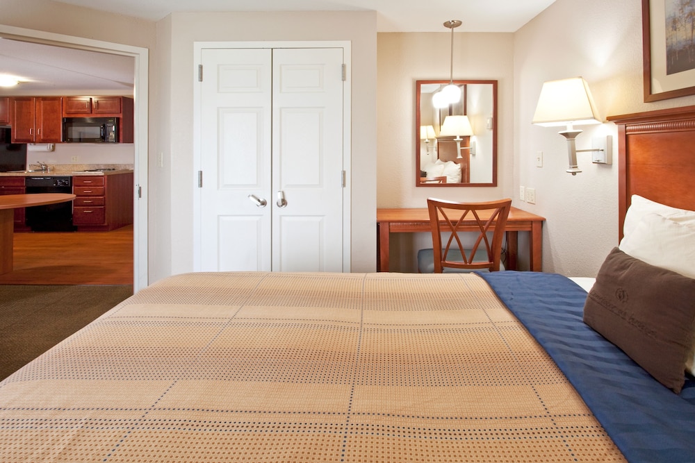 Candlewood Suites Ft. Lauderdale Airport Cruise an IHG Hotel - photo 24