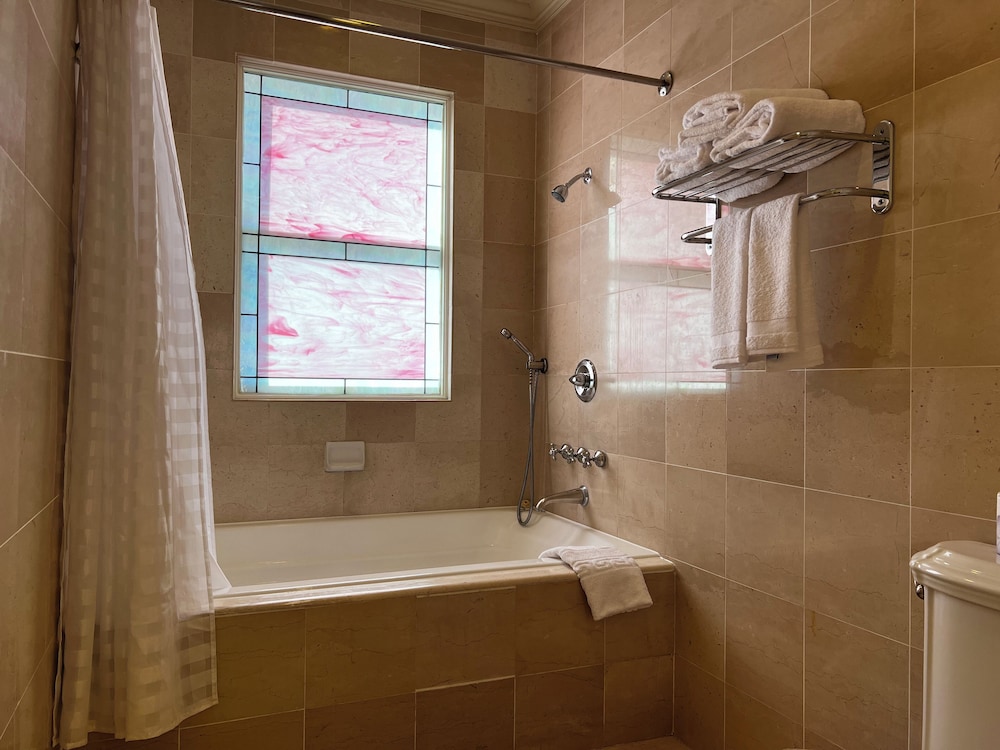 The Sterling Hotel - photo 28