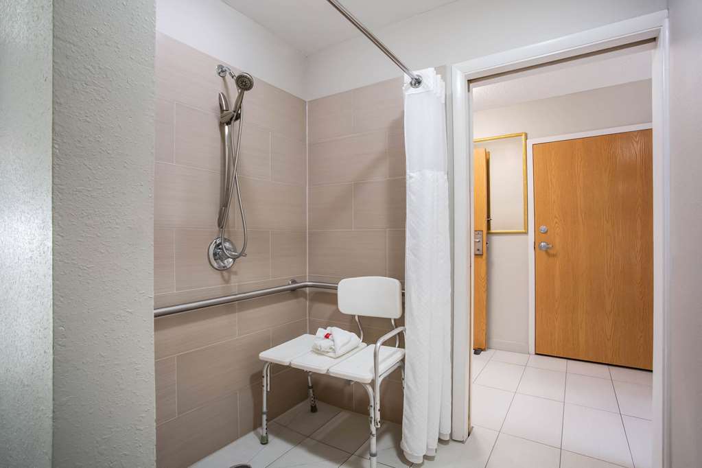 Microtel Inn & Suites by Wyndham Southern Pines Pinehurst - photo 18